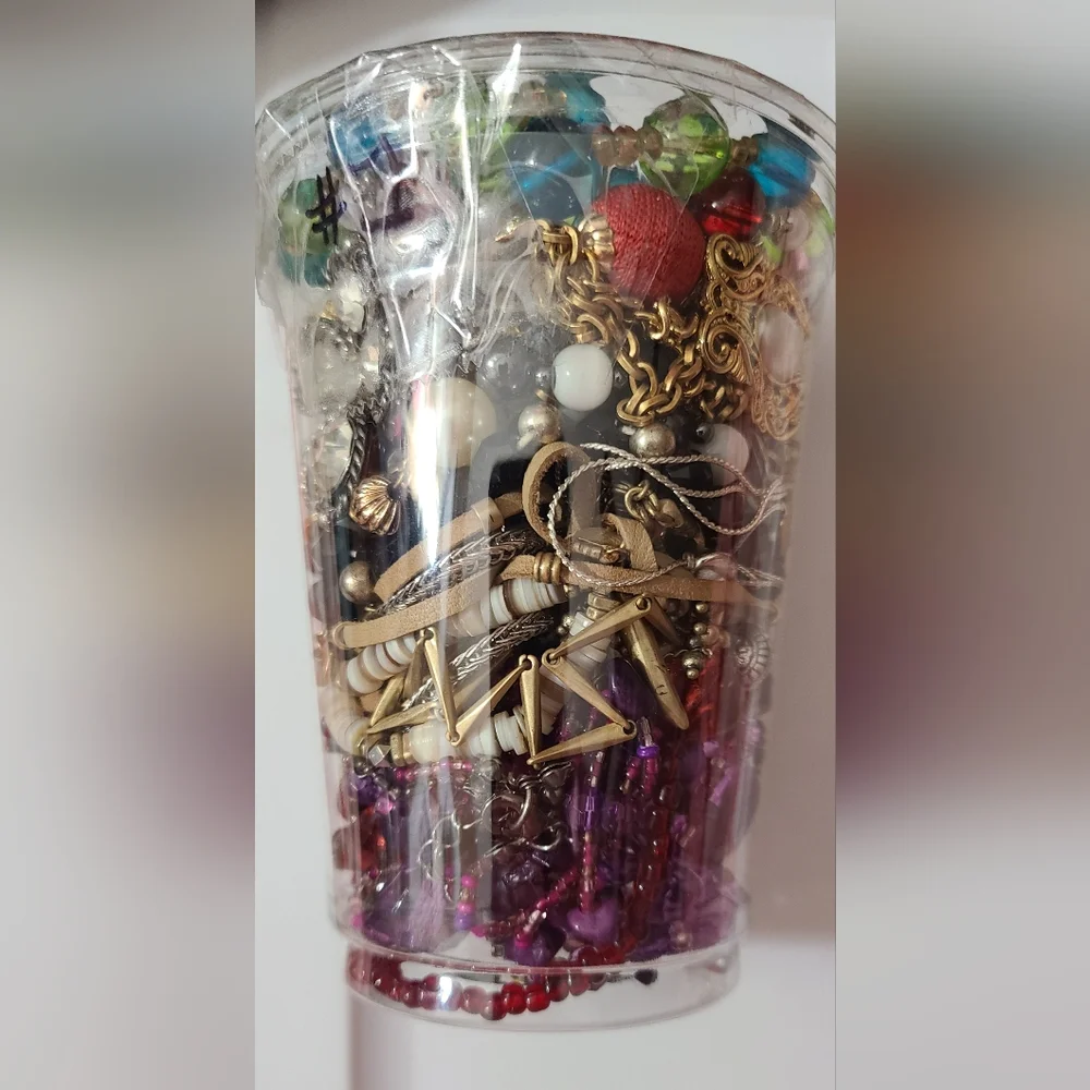 Jewelry Jar lot brooches necklaces bracelets vintage & modern glass rhinestones - Picture 9 of 10